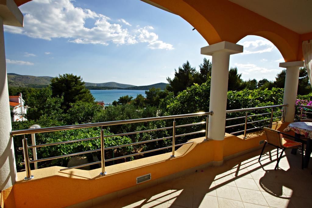 Apartments Villa Ra Zaboric Ngoại thất bức ảnh
