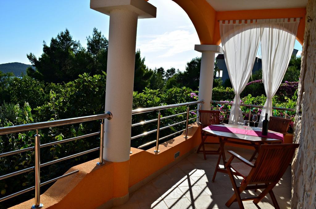 Apartments Villa Ra Zaboric Ngoại thất bức ảnh