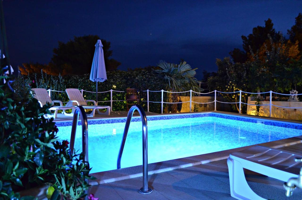 Apartments Villa Ra Zaboric Ngoại thất bức ảnh